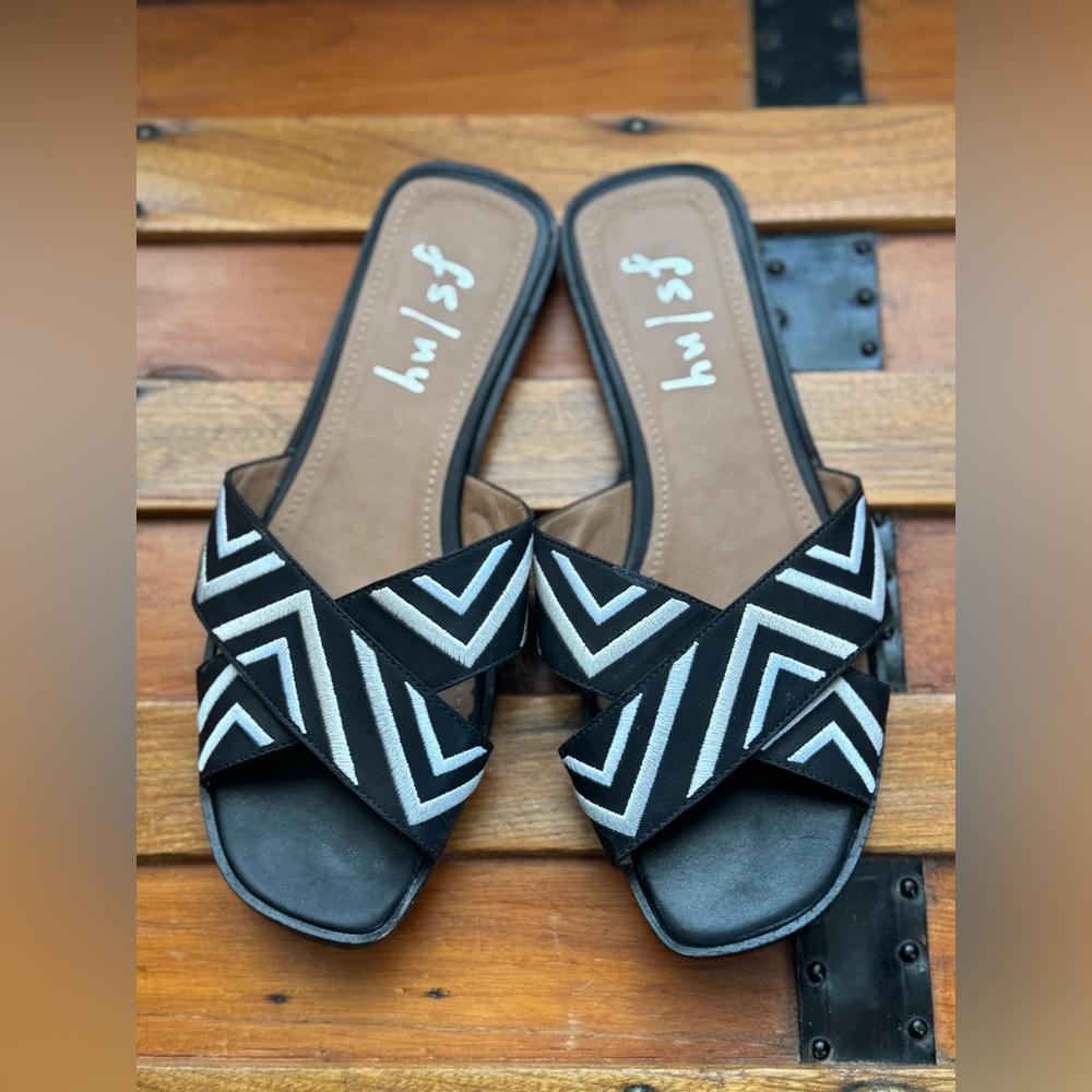 French Sole FS/NY Black and White Flat Sandals